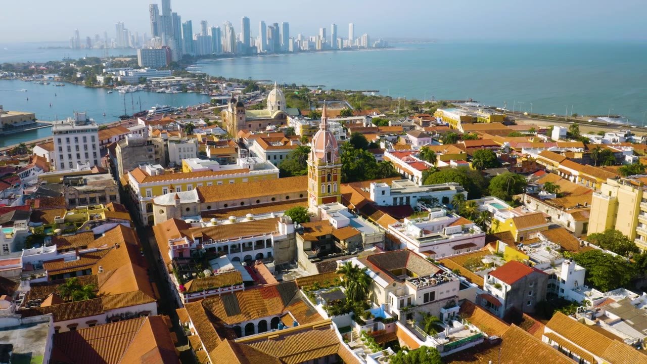 Cartagena de Indias — Vida local y cultura
